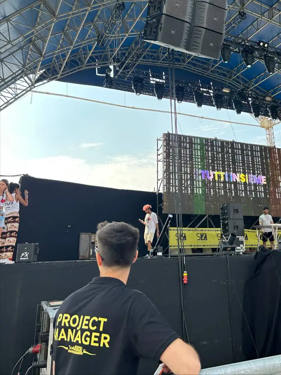 Palco all’aperto dell’evento Tutti Insieme